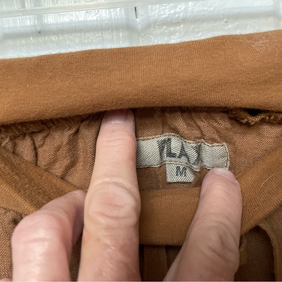 New FLAX Medium Top and Skirt Set - Picture 2 of 10